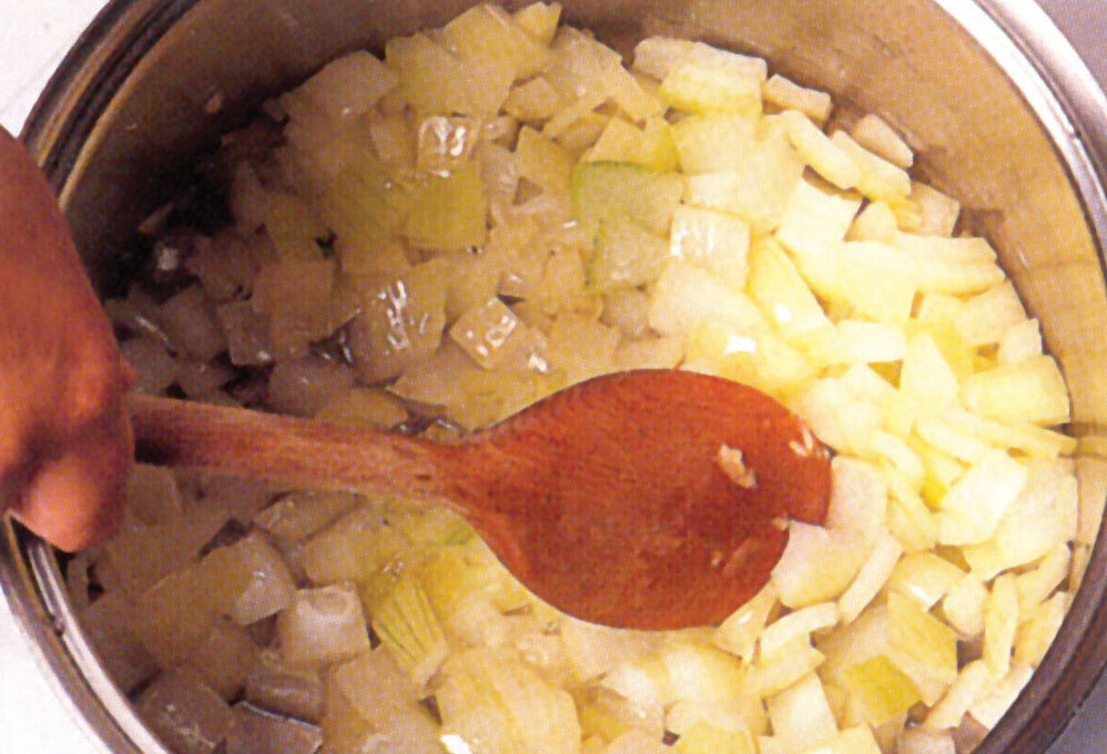 غذای هم یک غذای قرمز پرسپولیسی! | بهترین سوپی که میشود با گوجهفرنگیهای قرمز و خوشطعم درست کرد