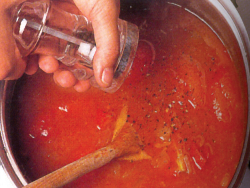 غذای هم یک غذای قرمز پرسپولیسی! | بهترین سوپی که میشود با گوجهفرنگیهای قرمز و خوشطعم درست کرد