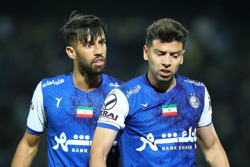 عکس | درگیری ۲ بازیکن استقلال در جم | فریاد هافبک آبیها بر سر گلزن تیمش