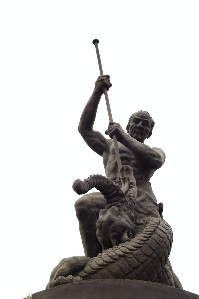 عکس | تنها مجسمه باقیمانده از پهلوی اول در این میدان است!