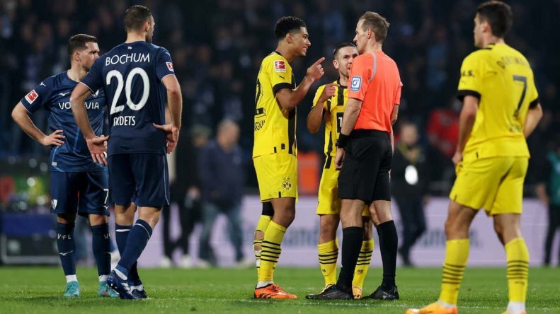 عذاب وجدان داوری که سرنوشت قهرمانی را عوض کرد؛ از خودم متنفرم! | صددرصد پنالتی بود!