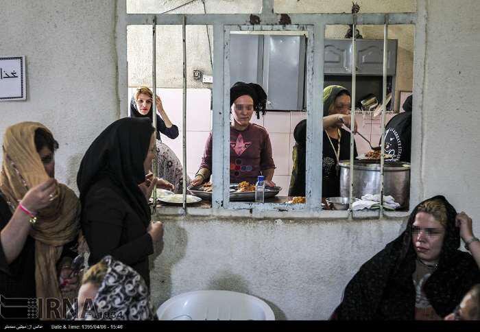 عکس | ماجرای عجیب اعتیاد چند دختر نوجوان در خانه مامان شکوه