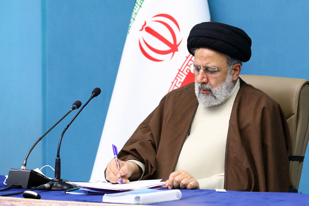 اسامی ۱۲ مدیری که پس از سفر رئیسی به بوشهر برکنار شدند رئیسی