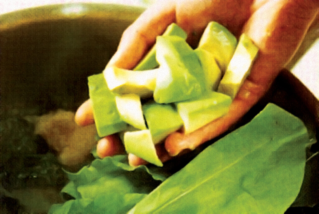 با یک کاسه سوپ سبز، طبیعت را روی میز شامتان بیاورید