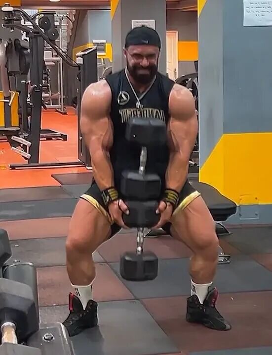 عکس | غول تبریزی آماده رقابت با هادی چوپان شد | کدام قهرمان ایرانی در مسترالمپیا می درخشد؟