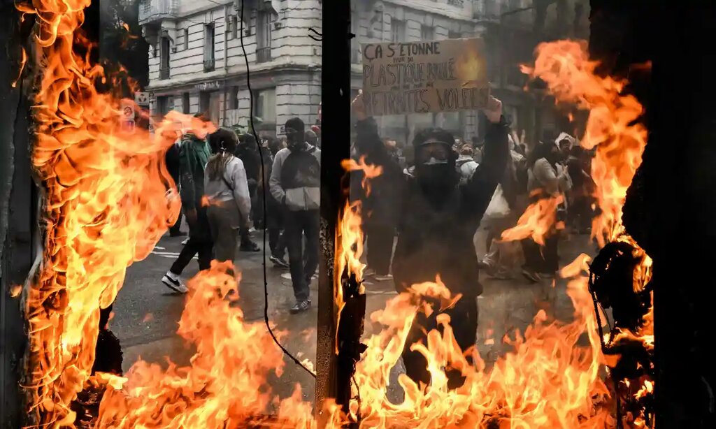 تظاهرات روز اول ماه مه فرانسه بر ضد مکرون به زدوخورد با پلیس انجامید