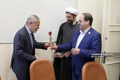 تجلیل از مقام استاد در دانشگاه تهران