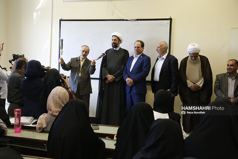 تجلیل از مقام استاد در دانشگاه تهران
