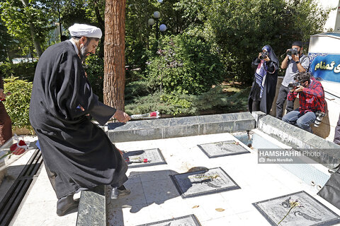 تجلیل از مقام استاد در دانشگاه تهران