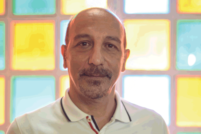 خدمات ویژه طلافروش محله هاشمی به اهالی | دستمزدم؛ دعای خیر همسایهها