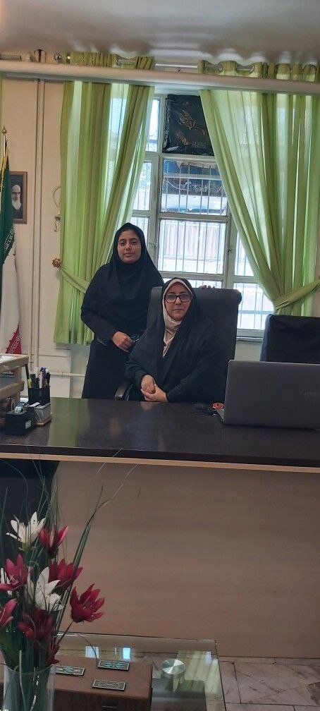 دختر موفق دهه هشتادی محله بریانک | طراح سایت فروش محصولات صوتی ایرانی اول شد 
