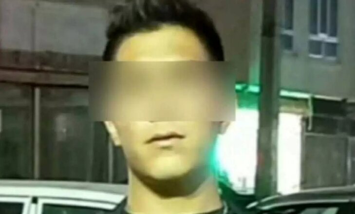 قتل پسر ۱۷ ساله تبریزی به دست پدرش؛ جان دادن جلوی چشم همسایه‌ها | مرد خشمگین پسرش را با چادر دور گردنش به خیابان کشید