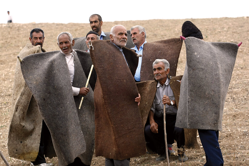 آتش در هیمه شبانان | مراسم عجیب و غریب نوروزبل؛ شروع سال در تابستان