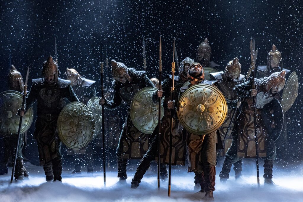 تصاویر | گریم متفاوت بازیگران مطرح در این نمایش عجیب ؛ امین زندگانی و ...