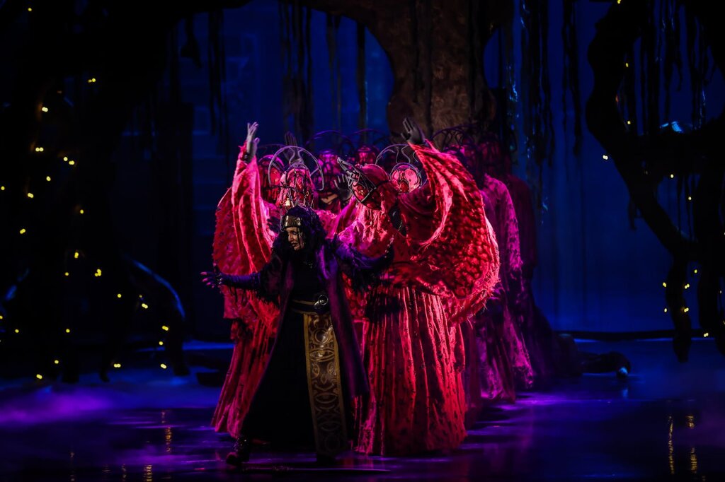 تصاویر | گریم متفاوت بازیگران مطرح در این نمایش عجیب ؛ امین زندگانی و ...