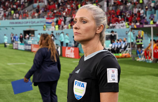 ۱۰ داور برتر زن در فوتبال | از استاد دانشگاهی که مسیر زندگیاش را عوض کرد تا زنی که تاریخساز شد