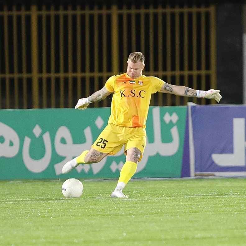 بازیکن پرسپولیس به من گفت تو اینجا میمیری! | خانواده ام گفتند چرا باید به ایران برویم