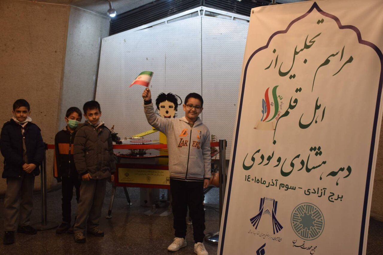 دهه هشتادی| ماجراجویی یک کتابباز حرفهای | اینجا حتماً نویسنده میشوید