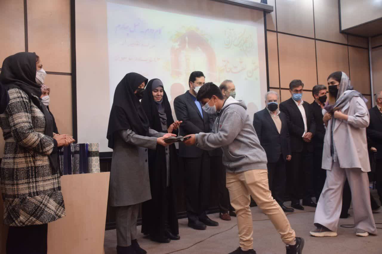 دهه هشتادی| ماجراجویی یک کتابباز حرفهای | اینجا حتماً نویسنده میشوید