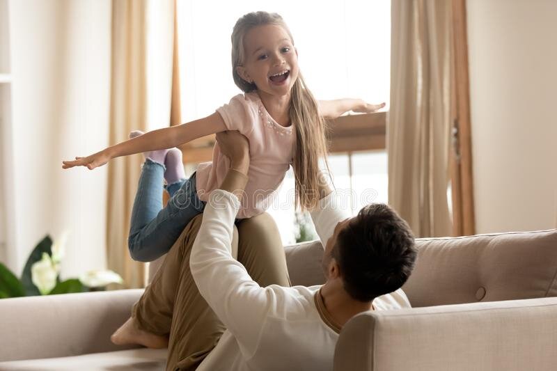 عصای جادویی مهروزی| ابراز علاقه، بوسیدن و در آغوش گرفتن، فرزندتان را لوس بار نمیآورد|
شما چگونه علاقه و مهر خود را به فرزندتان ابراز میکنید؟