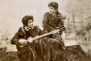 تصاویر کمتر دیده شده از پوشش جالب زنان نوازنده در دوران قاجار