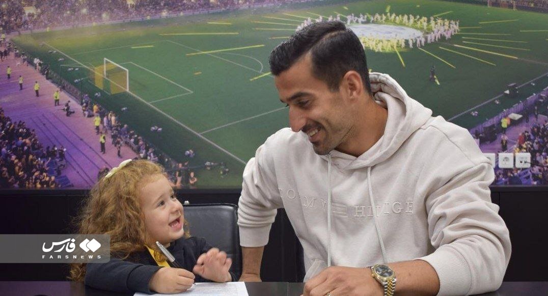 قرارداد کاپیتان تیم ملی فوتبال ایران تمدید شد | منتفی شدن بازگشت به ایران