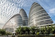 ببینید| مهندسی عجیب ساختمان‌ها در چین؛ طبقه اول یا آخر!