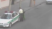 ببینید | پلیس اصفهان همبازی کودک گمشده شد | حرکت زیبای رئیس کلانتری را ببینید