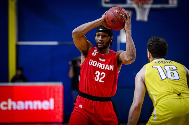 عکس | فینال جنجالی در تهران | بیاحترامی ستاره خارجی به هواداران رقیب!