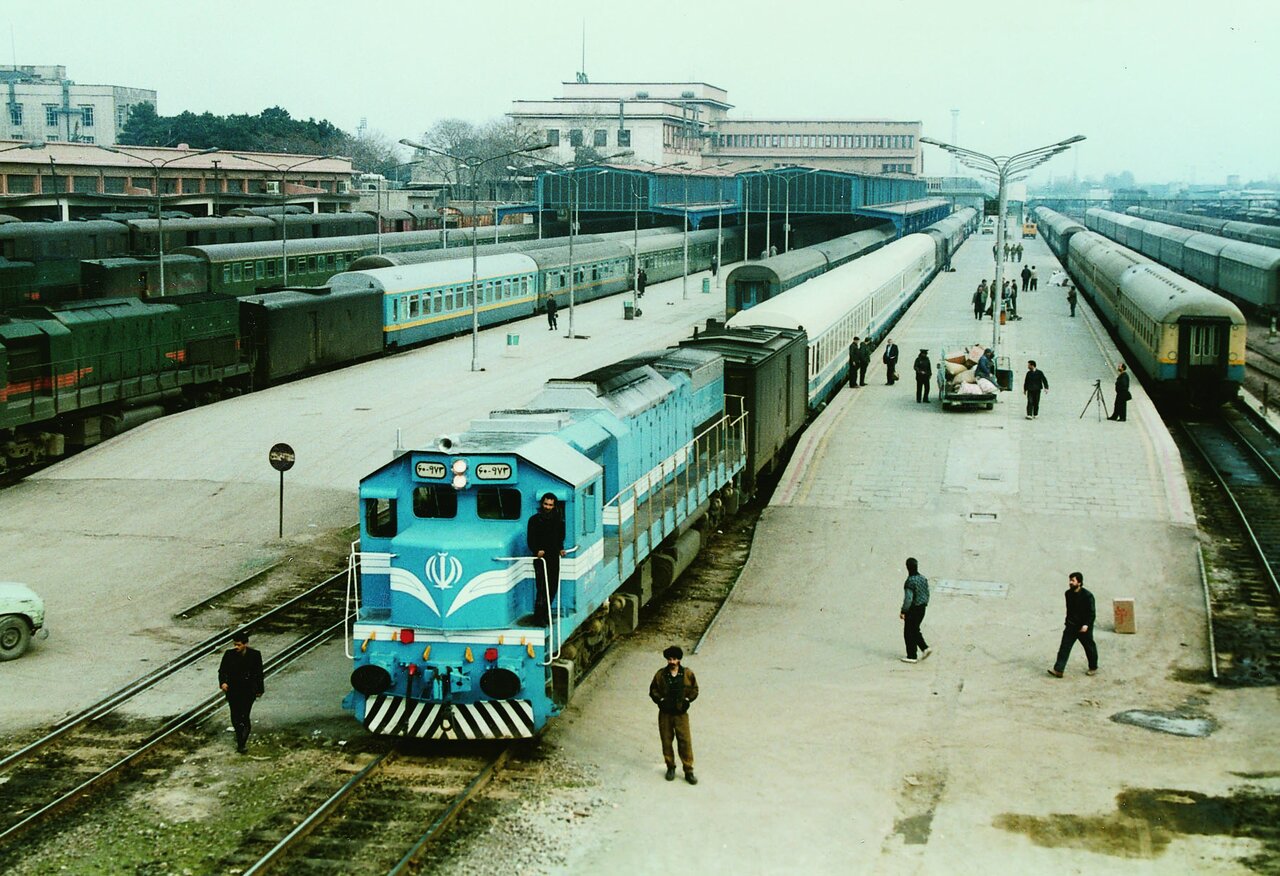 از ساعتهای جاسوس ایستگاه راهآهن تهران چه میدانید؟ | چگونه روسها ۱۱ تن طلا را بالا کشیدند!