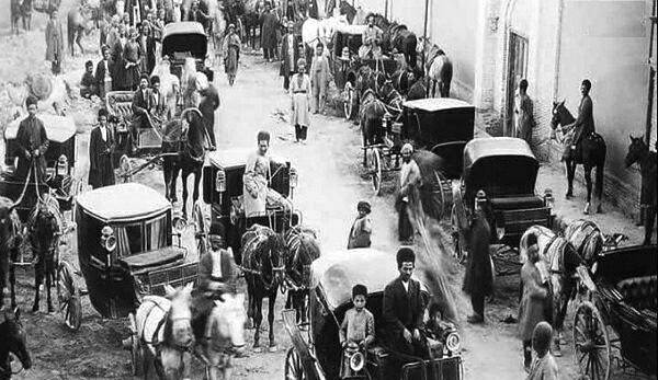 ماجرای توقیف درشکهها و تجمع سورچیها | چرا تردد درشکهها در تهران ممنوع شد؟