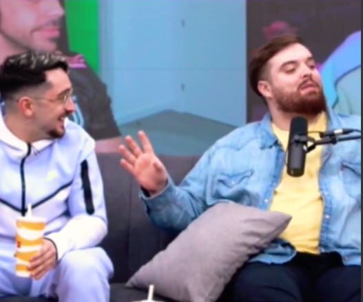 تصاویر | خنده ناگهانی پیکه بعد از شنیدن نام تیم پرهوادار ایران | با من دارید شوخی نکنید!