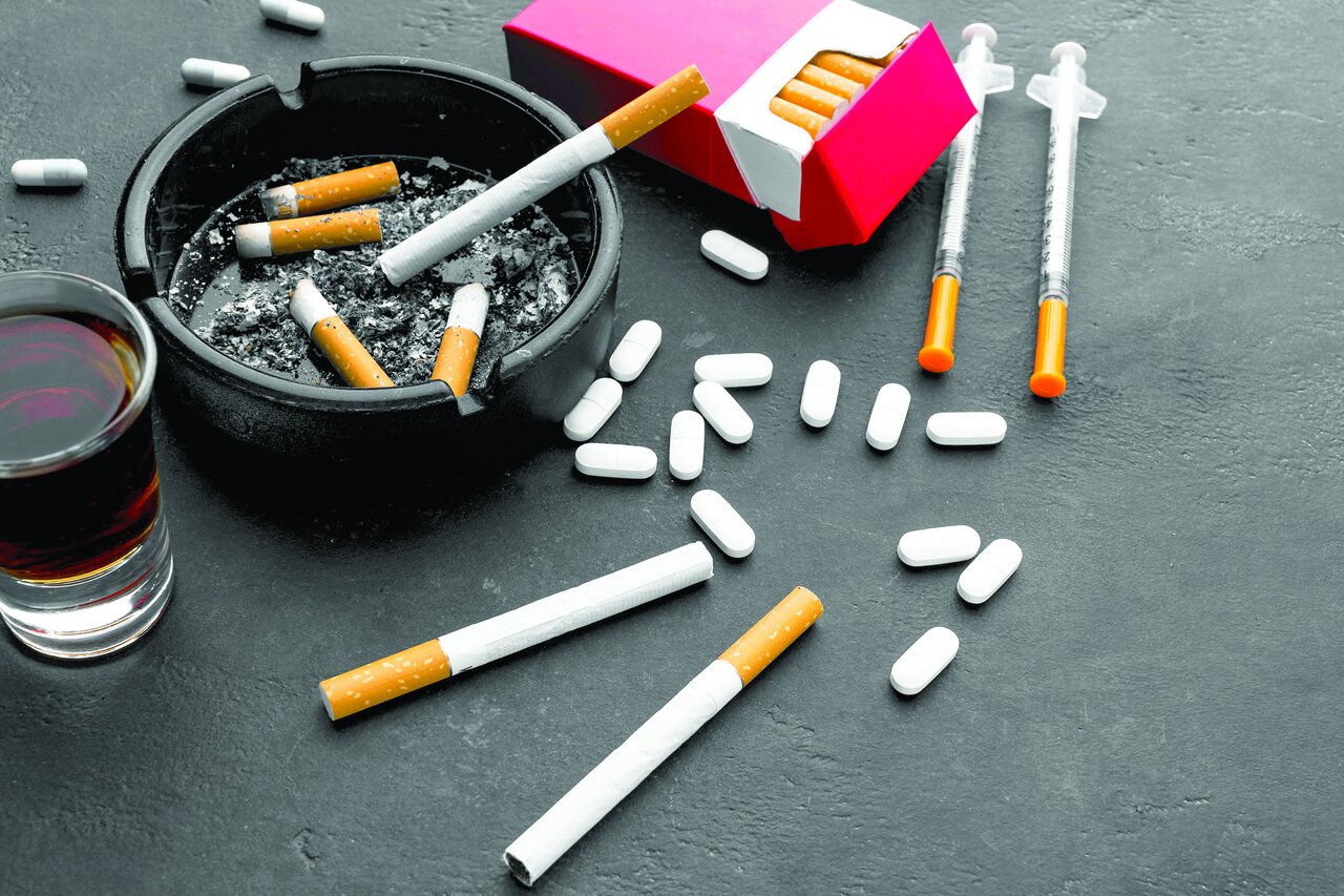 عوامل مهم، زمینهای و تاثیرگذار در مورد اعتیاد | چگونه از اعتیاد پیگیری کنیم؟