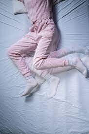 وقتی پاها بیقرار میشوند؛ درمان سندروم پاهای بیقرار
انجام حرکات ورزشی تا حدود زیادی در بهبود پاهای بی قرار موثر است