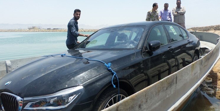 تصویر بی ام و ۶۰ میلیاردی در توقیف پلیس هرمزگان | بازداشت یک متهم ؛ پرونده به مرجع قضائی ارسال شد