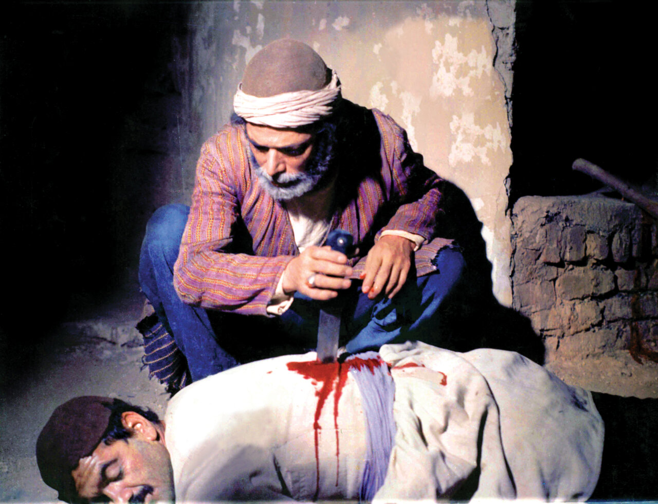 لوکیشن فیلم کفشهای میرزا نوروز کجا بود؟ | حسینهای که قرار بود قصر شاهی بشود | اگر به قزوین سفر کردید حتمن از این خانه دیدن کنید