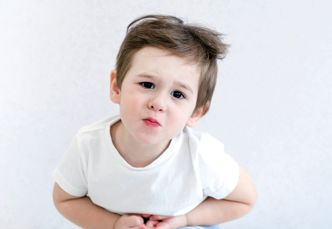 علت یبوست در نوزادن و کودکان چیست؟