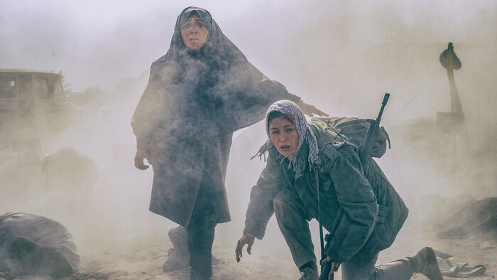 تصاویر | نیکی کریمی در خط مقدم جبهه | هندیها به این فیلم جایزه دادند