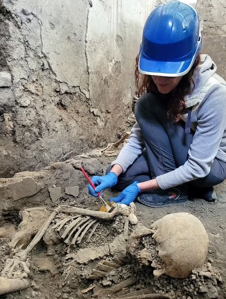 کشف دو اسکلت جدید و پردهبرداری از یک واقعیت ۲ هزار ساله! | فوران آتشفشان مردم پمپئی را کشت؟