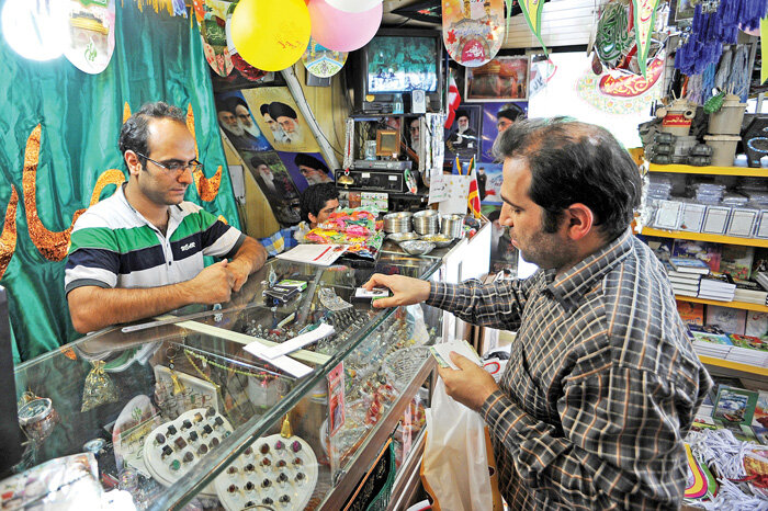 قطب بازار محصولات فرهنگی مذهبی پایتخت کجاست؟ | اینجا آرامش روح می‌فروشند