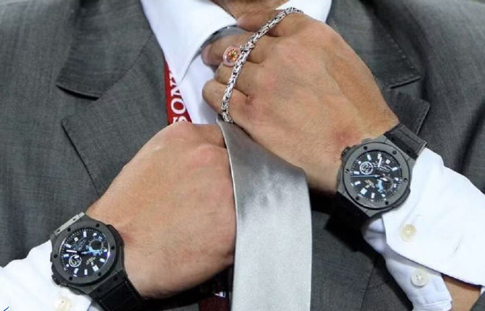 چرا مارادونا همیشه دو ساعت به دست داشت؟