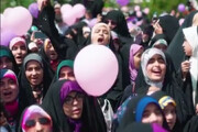 ببینید | محکم گره روسریم رو می بندم ... | هم نوایی دهه نودی‌ها با نماهنگ «دختر ایران» با صدای عبدالرضا هلالی و سجاد محمدی