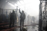 آتش انبار چسب بازار تهران هنوز مهار نشده است | عملیات ادامه دارد