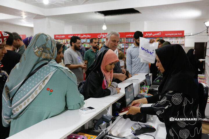 غرفه کودک و نوجوان نمایشگاه کتاب