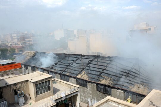 آتش‌سوزی گسترده در اطراف میدان گمرک تهران