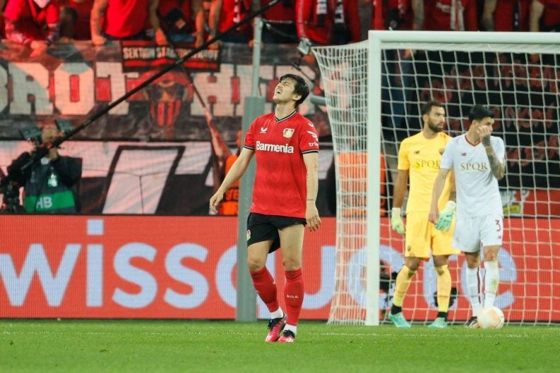 تصاویر | چهره متفاوت سردار آزمون | پیام ستاره ایرانی به سرمربی لورکوزن