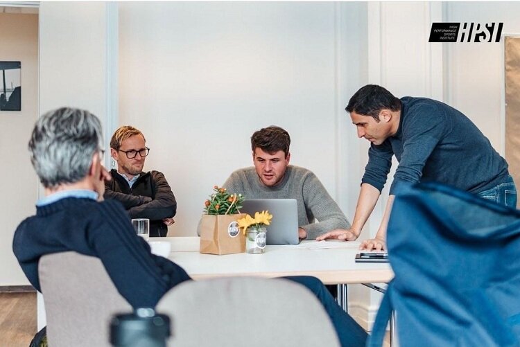 وحید هاشمیان: ۴ نامه به فدراسیون نوشتم اما جوابی نیامد | من را برکنار نکردند | این یکی از بیرحمانهترین اتفاقاتی بود که در فوتبال برایم افتاد