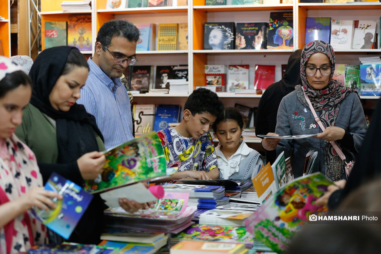 دنیای پرماجرای زیرزمین | درباره سالن ناشران کودکان و نوجوانان نمایشگاه کتاب که پر از حکایت های شنیدنی است