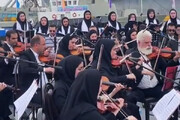 ببینید | زیباترین استقبال از از شیرمردان ارتش | لحظه اجرای موسیقی سمفونیک کنار آب های نیلگون خلیج فارس