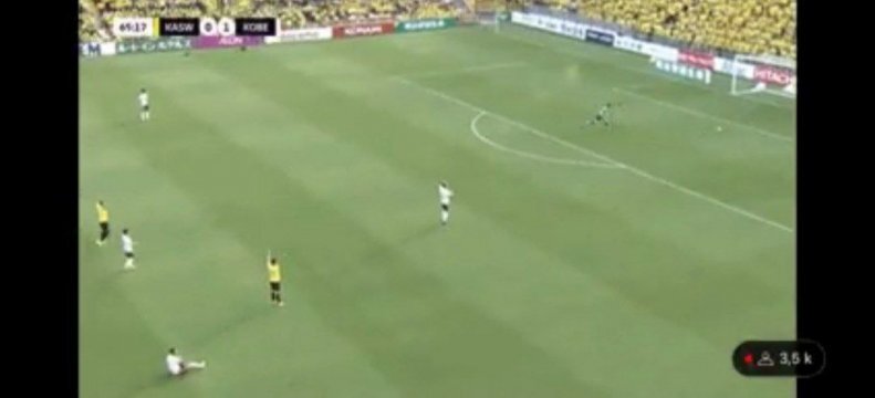 تصاویر | عجیبترین گل بخودی تاریخ از فاصله ۴۰ متری | خاطره اشتباه مرگبار ستاره فوتبال پس از دو دهه زنده شد!